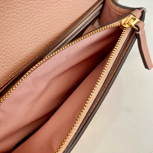 🎊SOLD🌸NEW🌸Tory Burch Britten chain wallet with wristbands for carry/crossbody - Picture 12 of 15